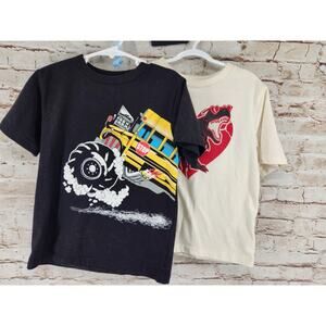 Set Of 2 Boys Shirts Size Small 5/6 Short Sleeve Crew Necks